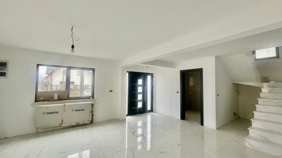 CASA INDIVIDUALA MODERNA | 600 MP TEREN | GARAJ | RADAUTI - Poză 3