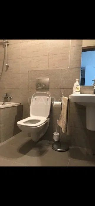 Apartament cu 2 camere, mobilat și utilat, cu parcare inclusă. - Poză 6