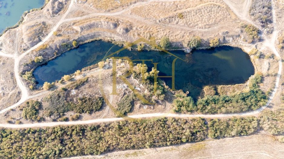 Investiție unică, 10 ha teren cu luciu de apă, ideal pentru turism și agrement! - Poză 5