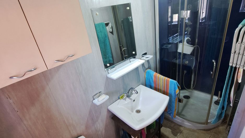 Două case de vanzare cu teren 1553 mp Reci - Poză 13