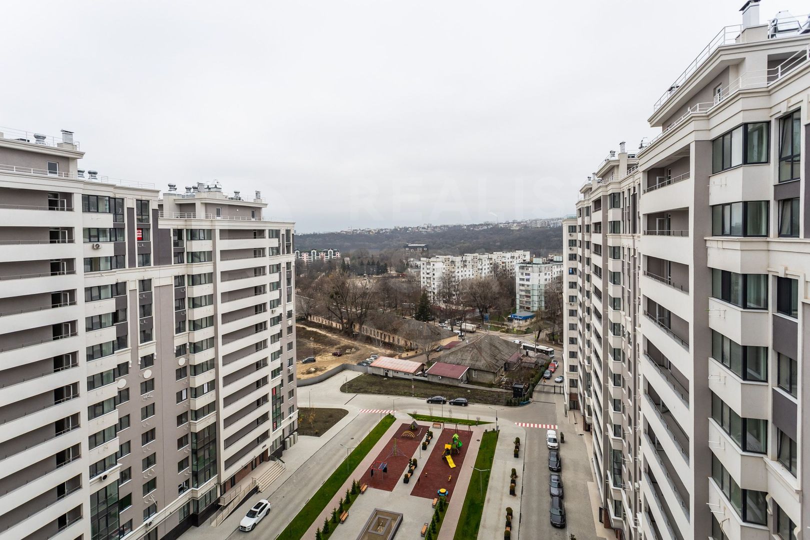 Vânzare, apartament, 3 camere + living, str. Vasile Lupu, Buiucani - Poză 1