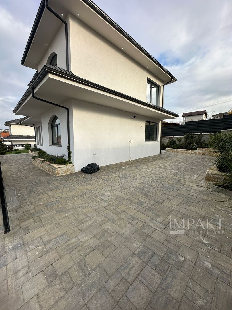 Casa superba de vanzare, situata intr-o zona aerisita a Dezmirului! - Poză 13