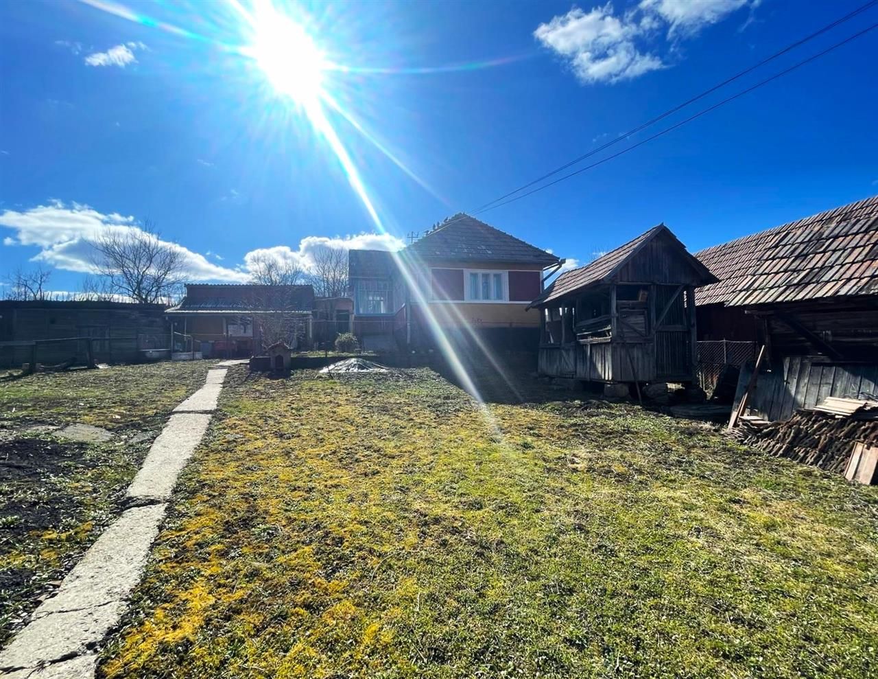 Casa traditionala+ domeniu de 2.900 mp,livada, anexe:refugiu apreciabil Craiesti - Poză 13