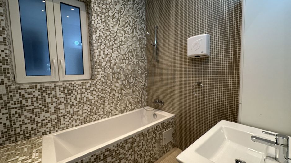 Vila Interbelica Restaurata | Pretabil Birouri - Showroom - Poză 12