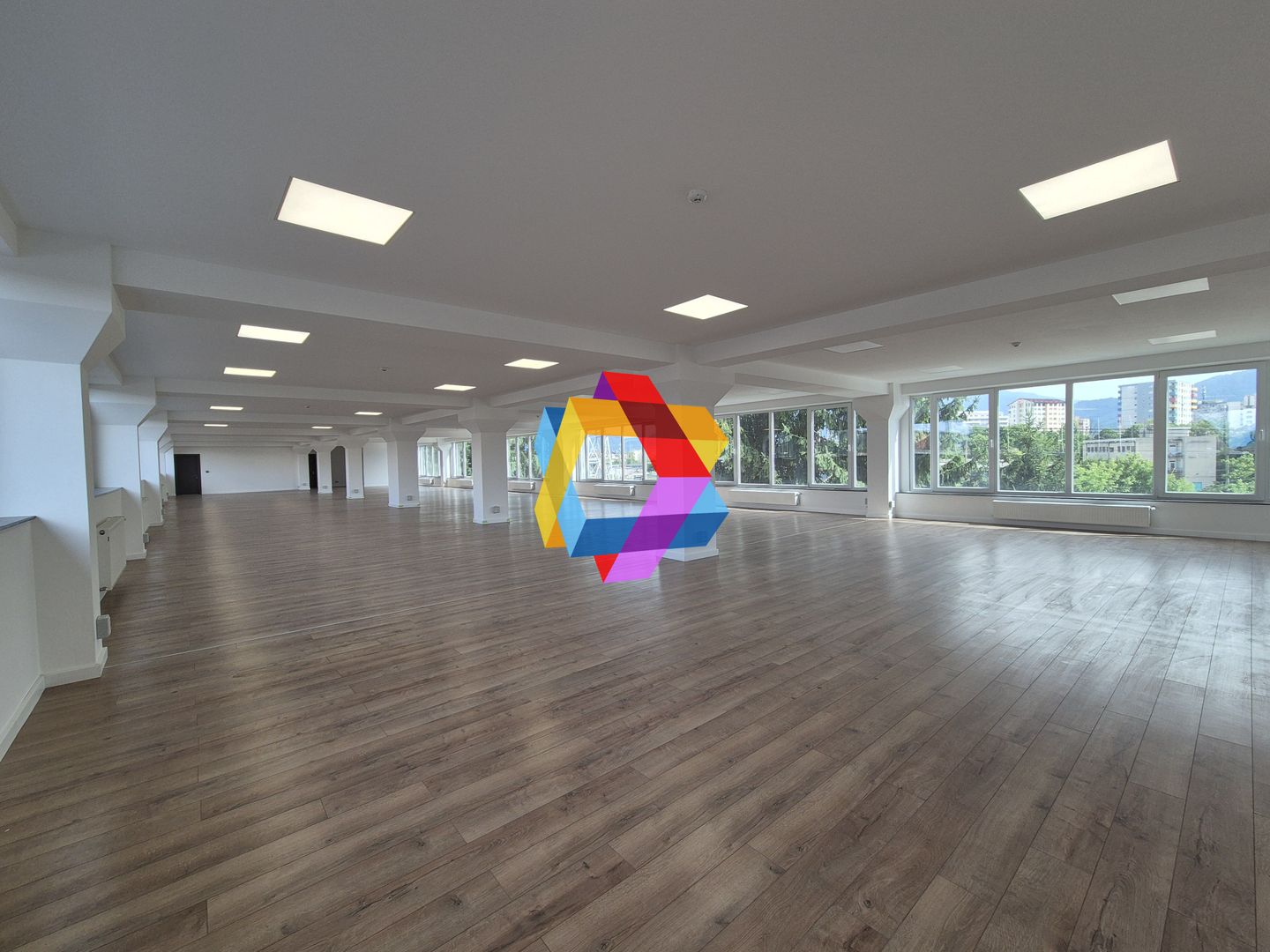 Spatiu de birouri zona Coresi- 650 mp - Poză 1