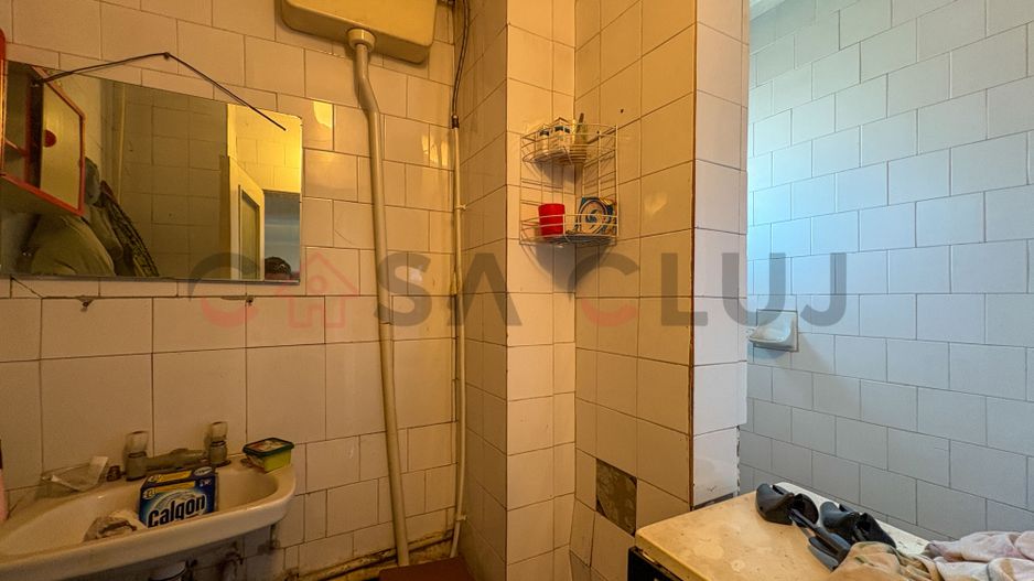 4 camere decomandate, etaj intermediar Piata Ion Mester - Poză 12