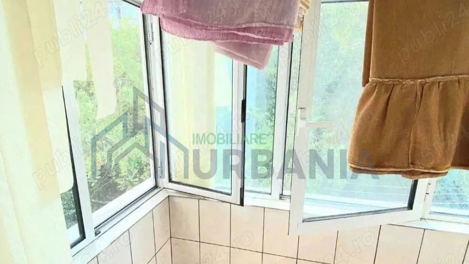 Vand apartament cu 3 camere la et 2 din 4, in Mircea cel batran, Iasi. - Poză 2