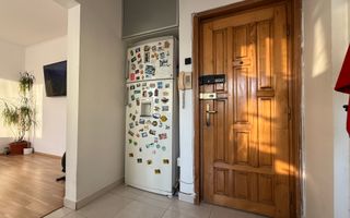 3 camere Piața Iancului – 50 m metrou, etaj superior, luminos - Poză 12