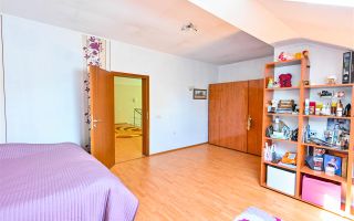 Vila cu 1.500 mp teren, gradina amenajata, linistita zonare,  Halchiu, Brasov - Poză 28