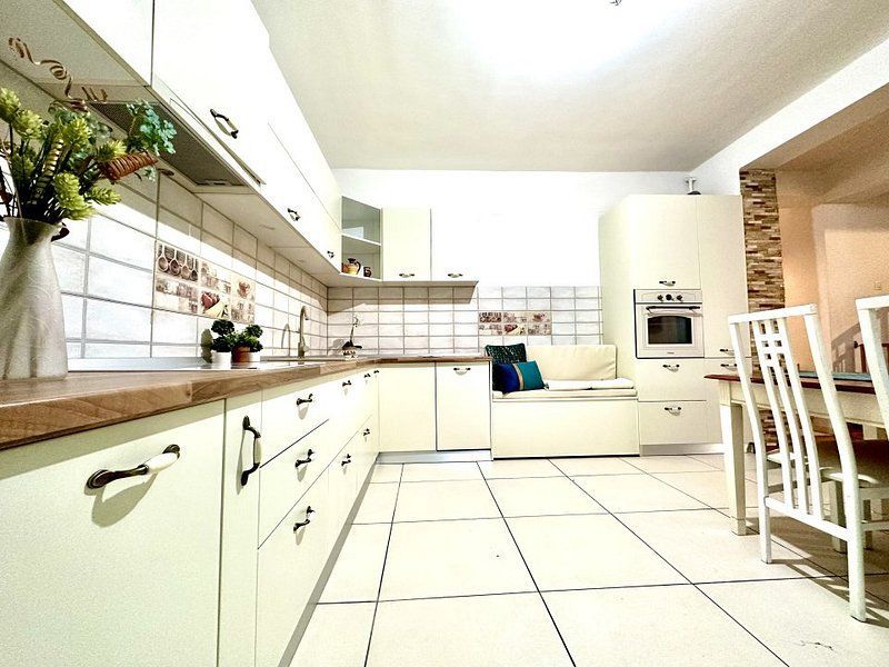 Casa la intrare în Ghiroda - Poză 7