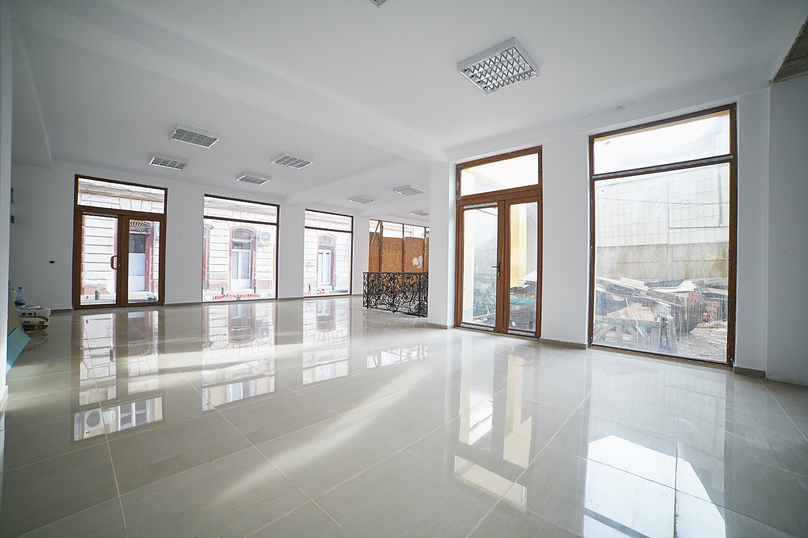 PREȚ REDUS - Spatiu comercial ultracentral - Poză 2