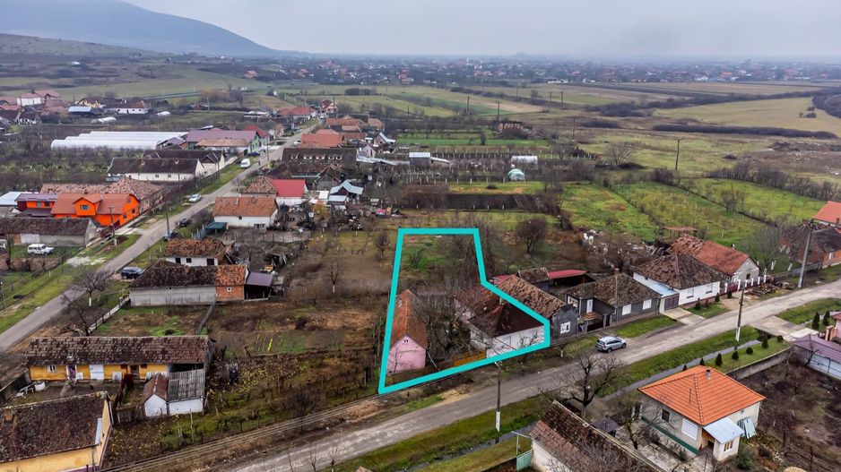 Casă cu grădină imensă localitatea Mâsca - Poză 1