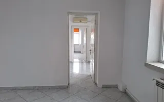 URGENT!, libera, rezidential/birou/comercial, 2 intrari, NEGOCIABIL - Poză 12