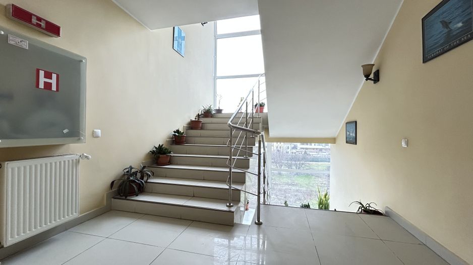 Hotel Austin D+P+3E de inchiriat - ideal birouri/clinica/scoala soferi - Poză 7