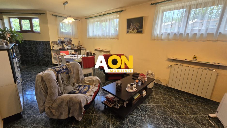 Vila cu 6 Camere,  Zona Centrala - Poză 15