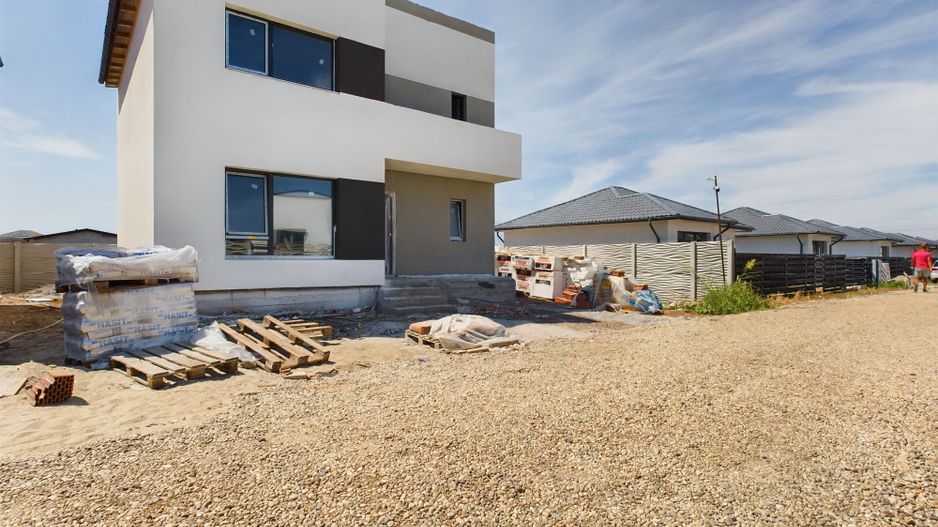 Casa single Berceni teren 250mp curte amenajata totul la cheie - Poză 1