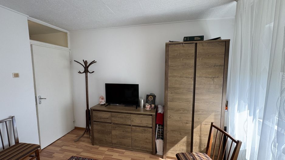 Apartament decomandat cu 3 camere in Florilor, strada Crinului - Poză 12