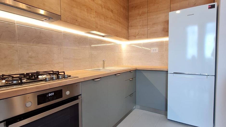 Lux la 10 minute de Iulius Town - Poză 13