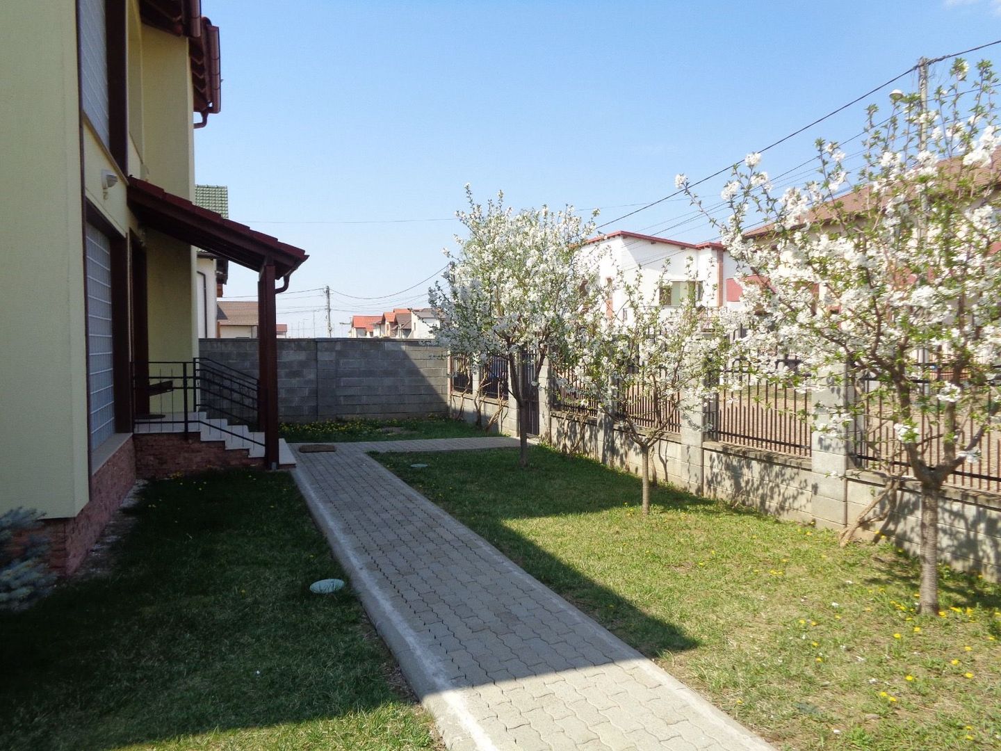 Calduroasa si primitoare - Poză 2