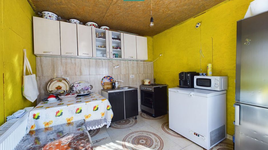Apartament cu 2 camere la curte comună, Pârneava - Poză 7