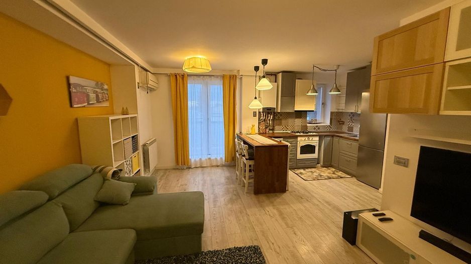 Închiriere Apartament 3 camere, 67,5 mp, etaj 3, bloc 2019, centrală proprie - Poză 1