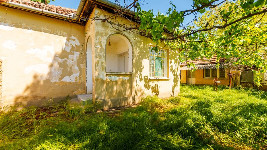 Casă cu potențial în Iratoș - Poză 20