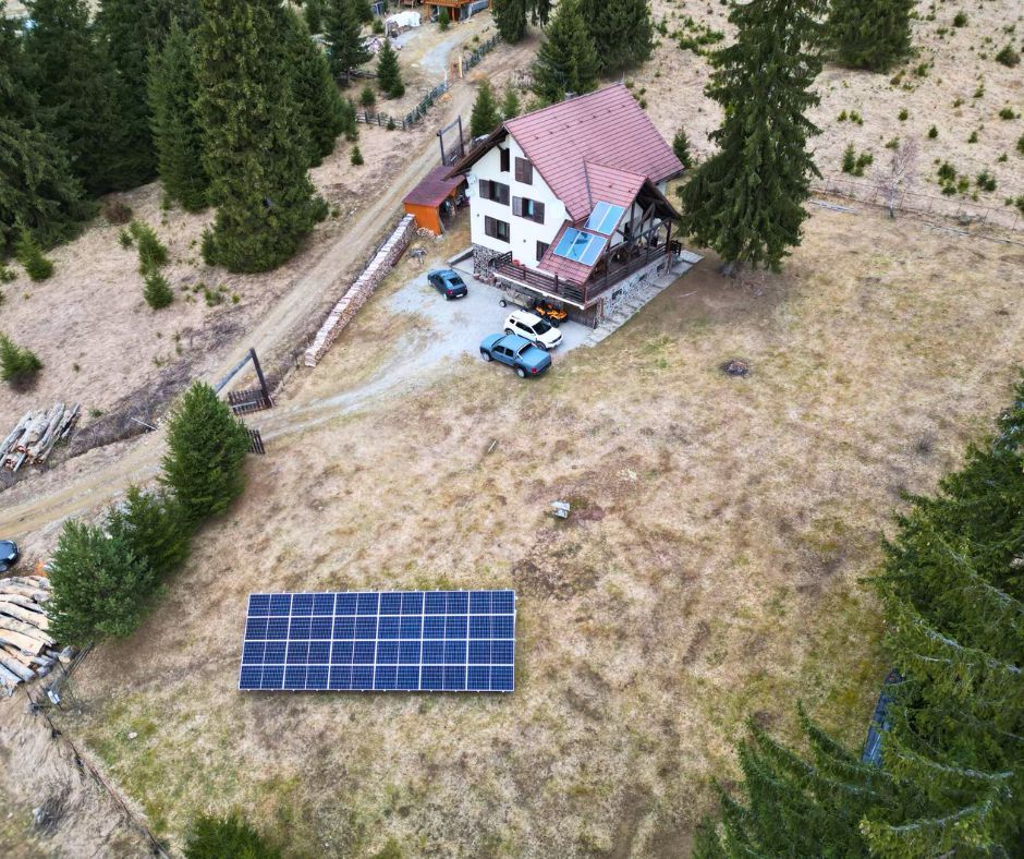 Vilă cu 10 camere P+2E+M 400 M² utili 2800 M² Teren Comandau - Poză 23