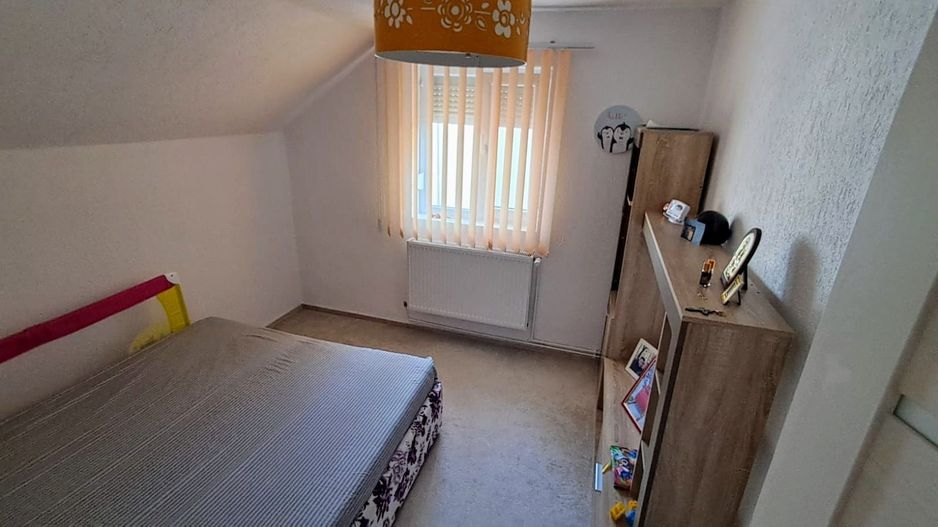 Casa individuală P+M, zonă liniștită, în Vatra veche a satului - Poză 12
