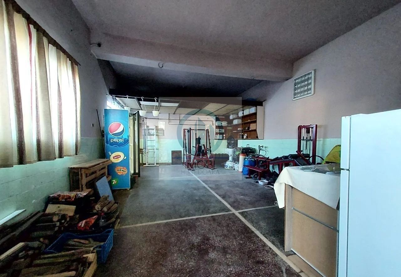 Vila Impresionanta în Deva–Construcție Solida 3 garaje inclus elevator - Poză 17