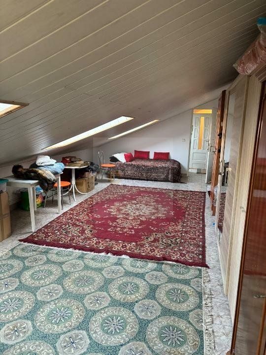 Vilă Spațioasă cu 7 Camere in Domenii – Locație Excelentă - Poză 11