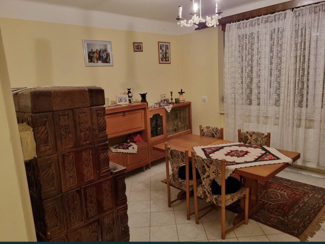 Casa centrala cu etaj - Poză 4