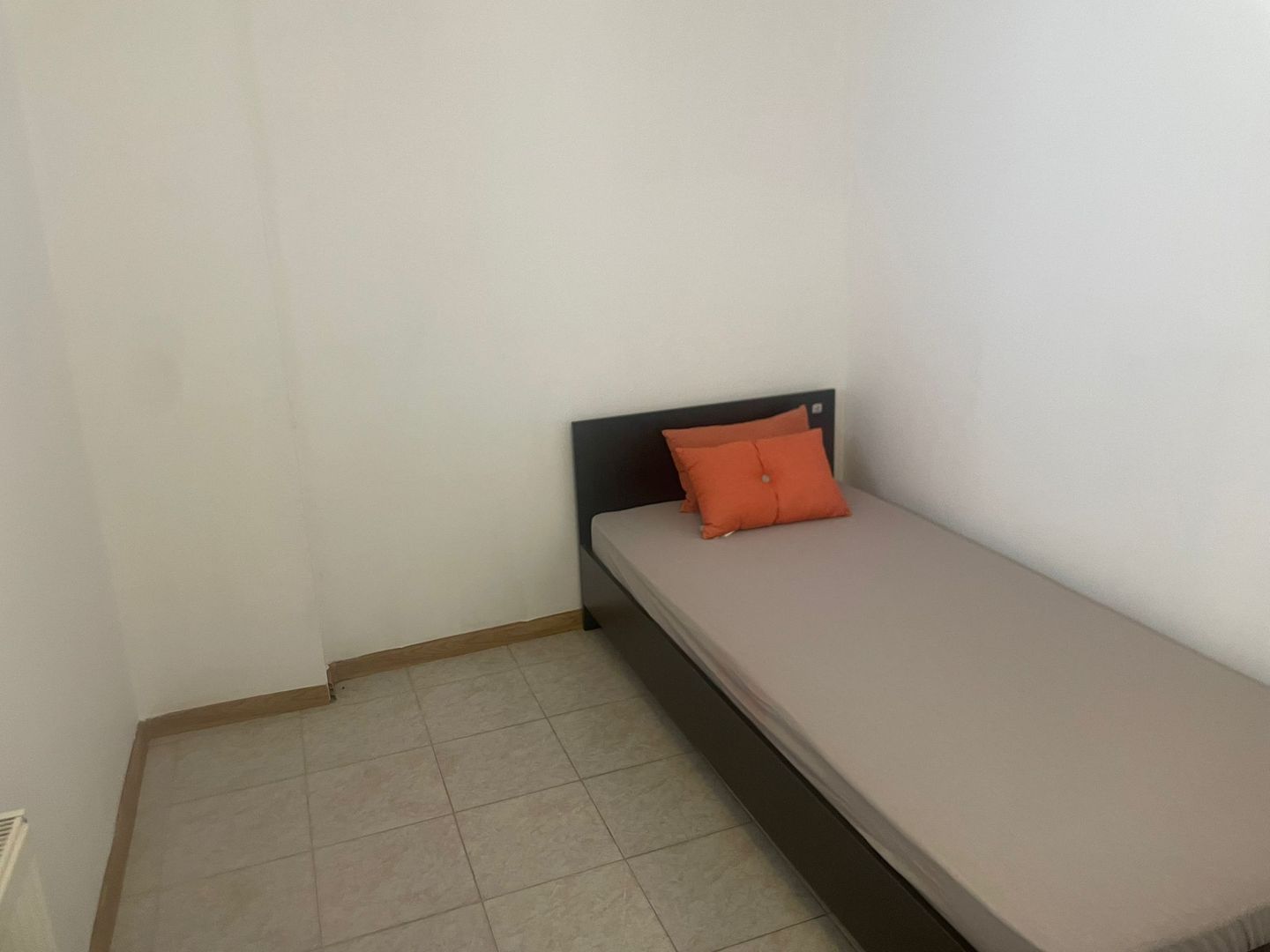 Casa de inchiriat - 200 mp - 6 dormitoare - Str. Tecuci - Poză 15