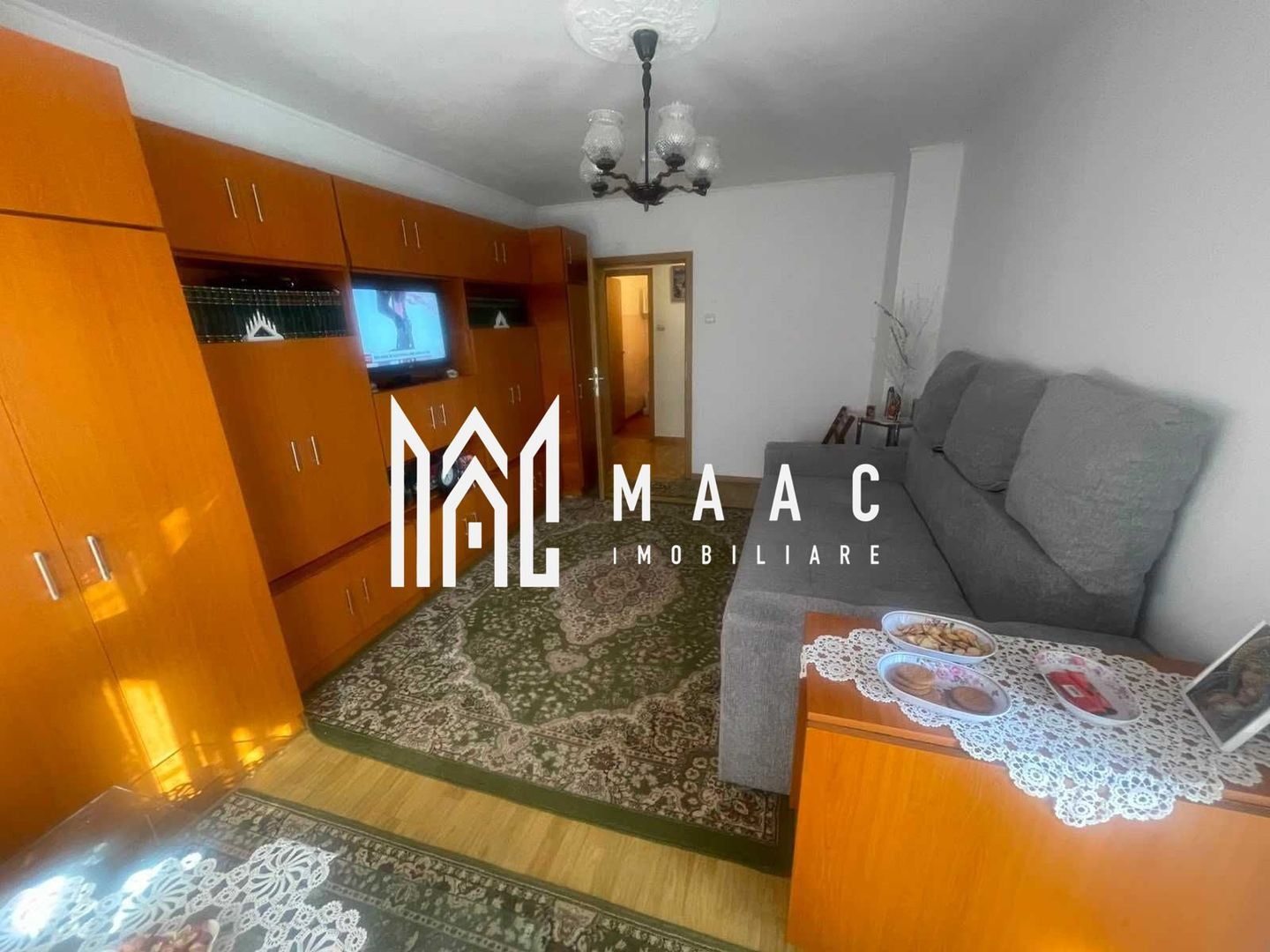 Apartament 3 camere | 64 MPU | 2 Bai | Zona Sub Arini - Poză 1