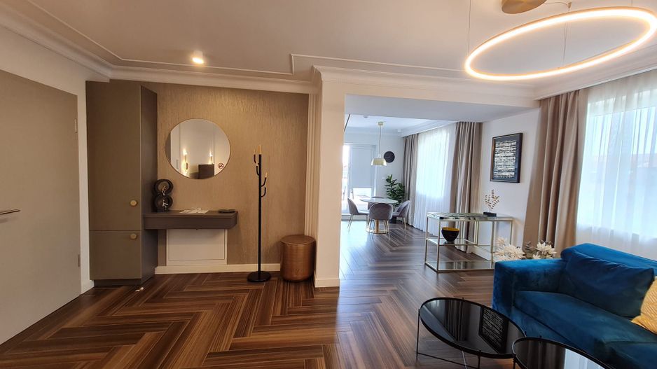 Elegantă și prestanță - Poză 12