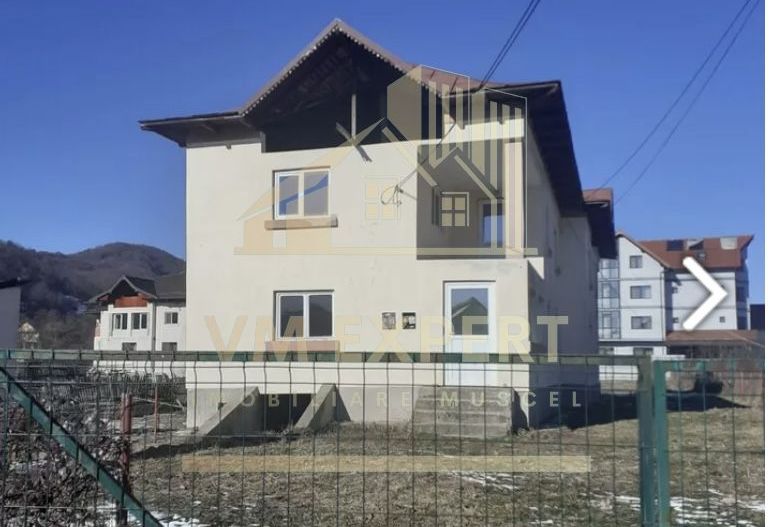 VILA DUPLEX 12 CAMERE TEREN 710 MP CORBI ARGES - Poză 1
