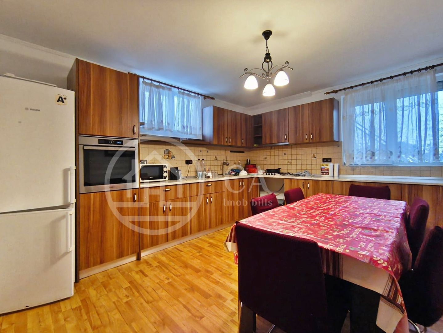 Casa de închiriat cu 6 camere în Cartierul Oncea, Oradea - Poză 9