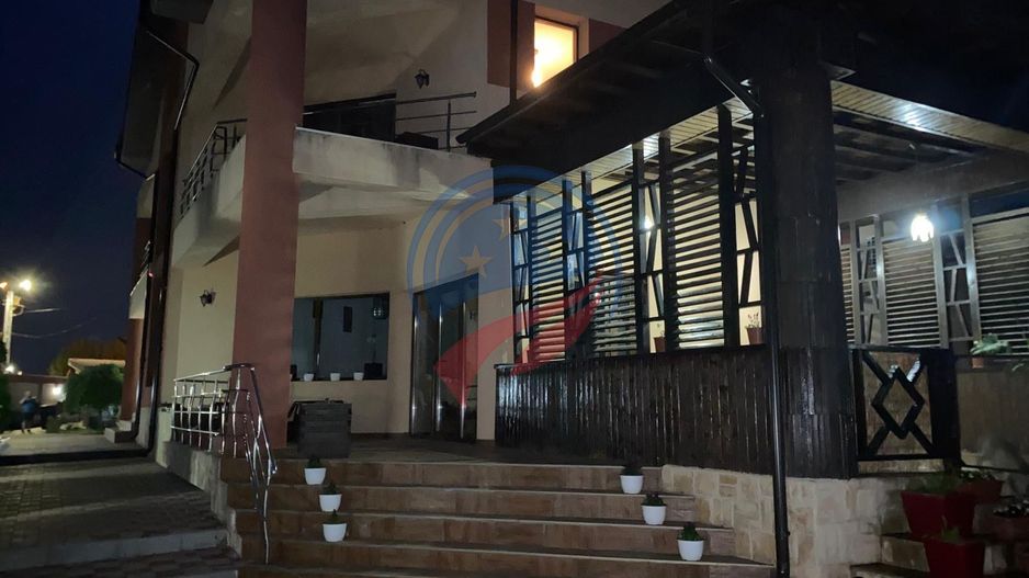 Casa lux P+E+M cu o panoramă impresionantă - Poză 3