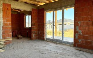 Casa la rosu  cu 4 camere de vanzare in Santandrei - Poză 10