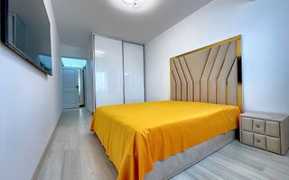 3 camere decomandat bucatarie inchisa 79mp Grand Arena parcare inclusa - Poză 1