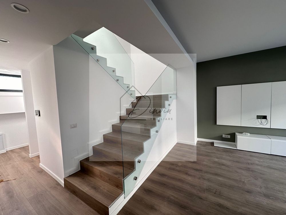 Vila de vanzare 5 camere ,4 bai, curte 85 mp zona Jollie Ville Pipera - Poză 11