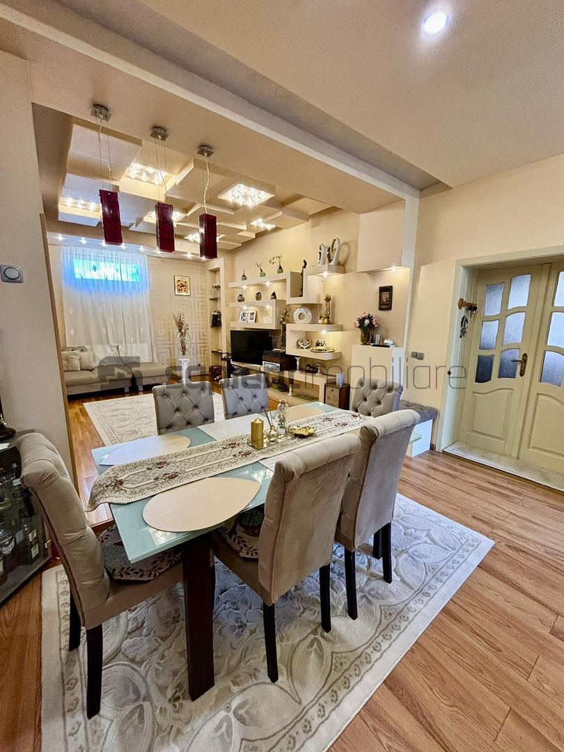 PIATA CETATII CASA - Poză 2