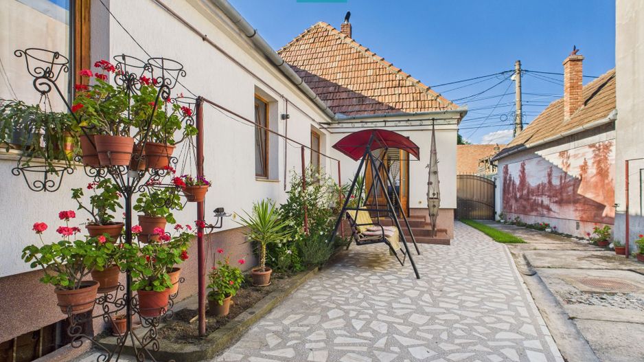 Casă cu 4 camere, curte și atelier mecanic - Sebeș - Poză 14