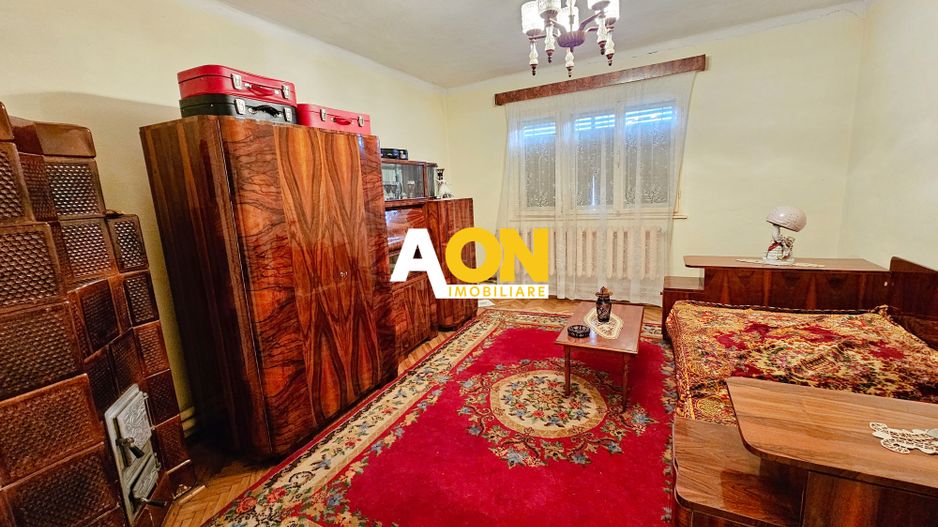 Casa cu 4 camere, 2024 mp teren, la asfalt, cu utilitati, Vintu de Jos - Poză 12