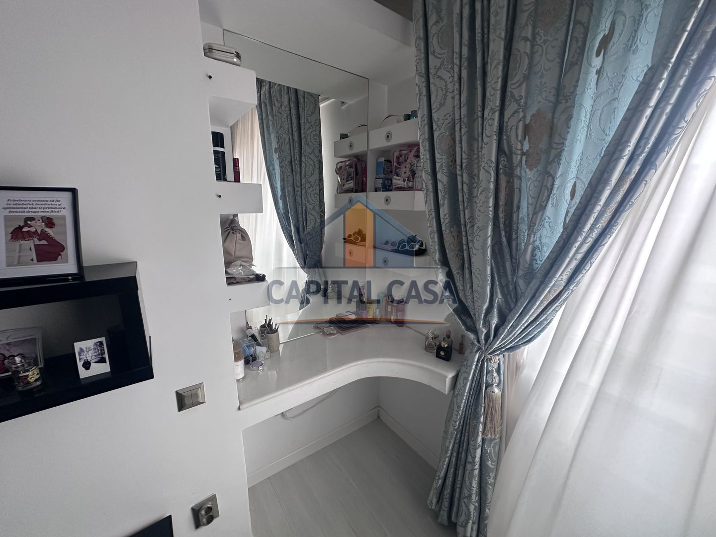 Apartament de Lux de vanzare, mobilat, utilat, Loc de parcare inclus - Poză 8
