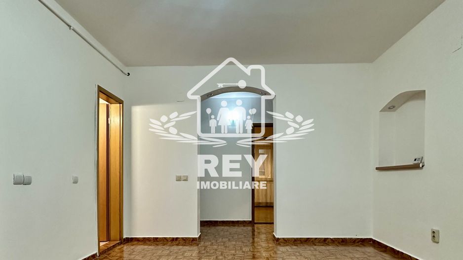 Apartament 4 camere cu garaj zona Strand- V.Aurie - Poză 11