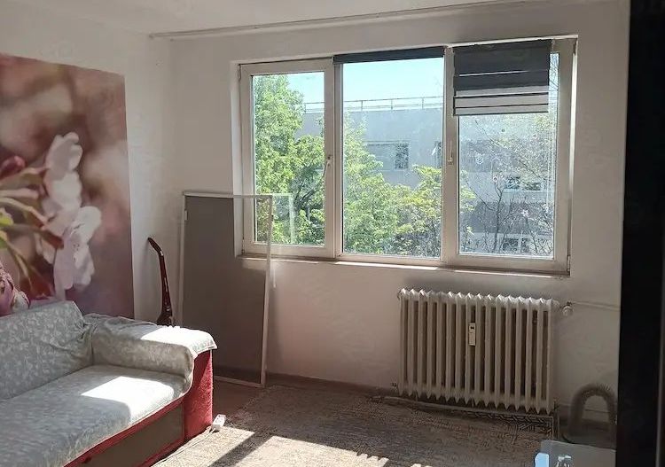De vanzare Apartament  3 camere Pacii - Poză 3