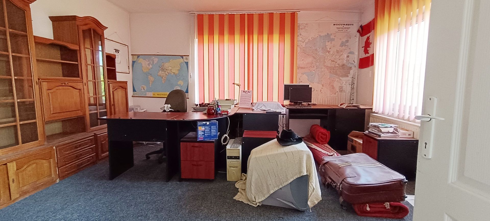 Casa si teren de 916mp in Sacele,cu front la B-dul Brasovului - Poză 3