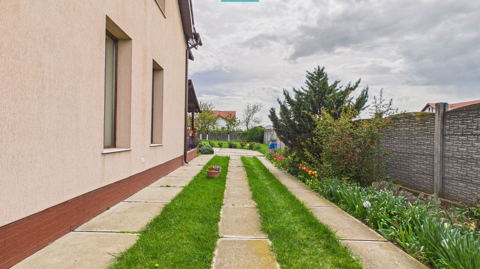 Vilă cu 6 camere și teren generos în Șagu - Poză 13