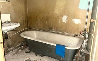 Casă Centrală 92 mp-Teren 147 mp- Proiect profitabil la renovare - Poză 6