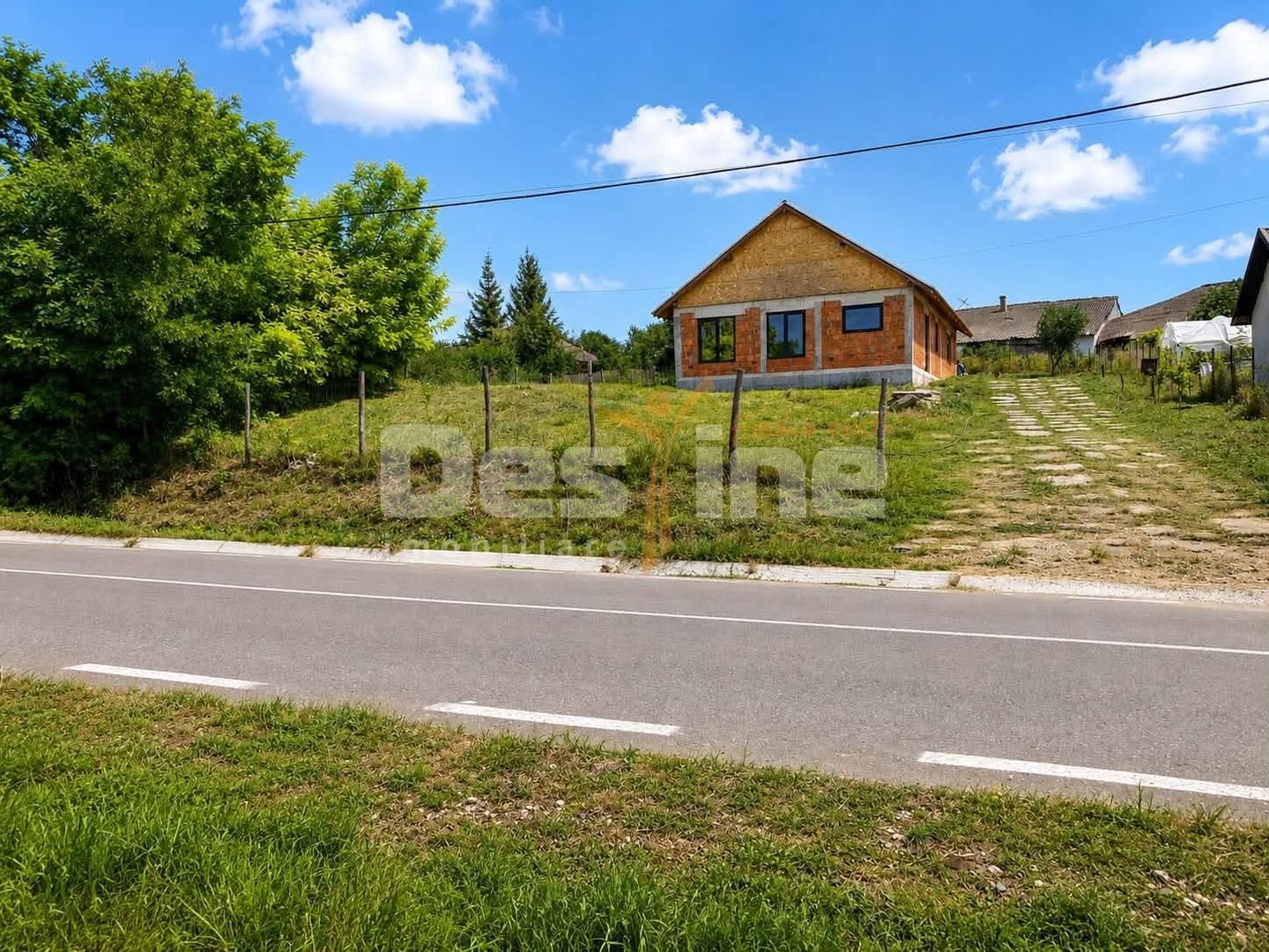 Constructie la rosu si teren 1000 mp, Zapodeni, Vaslui - Poză 4